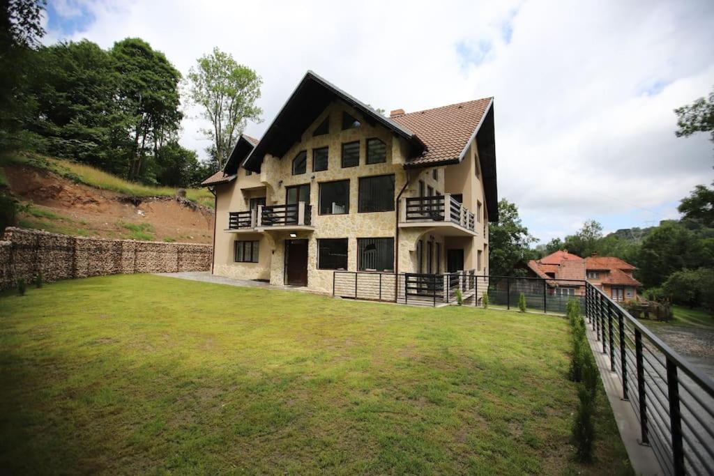 Kassa Villa Бран Екстериор снимка