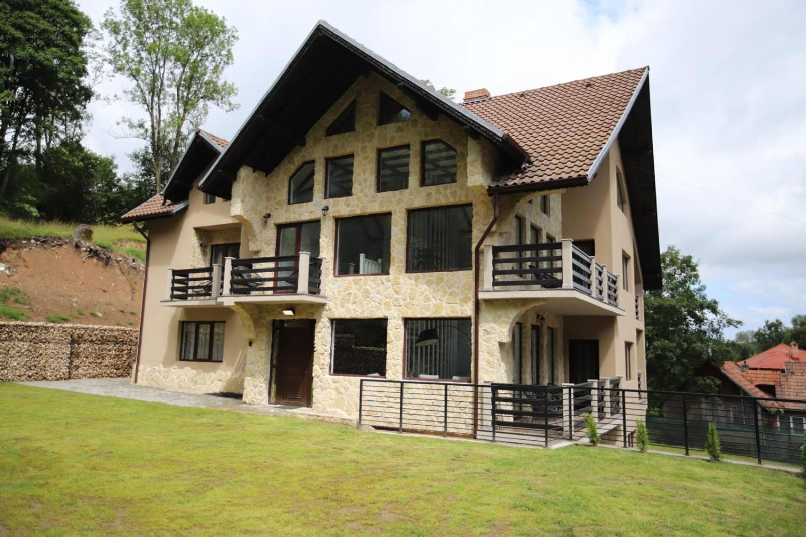 Kassa Villa Бран Екстериор снимка