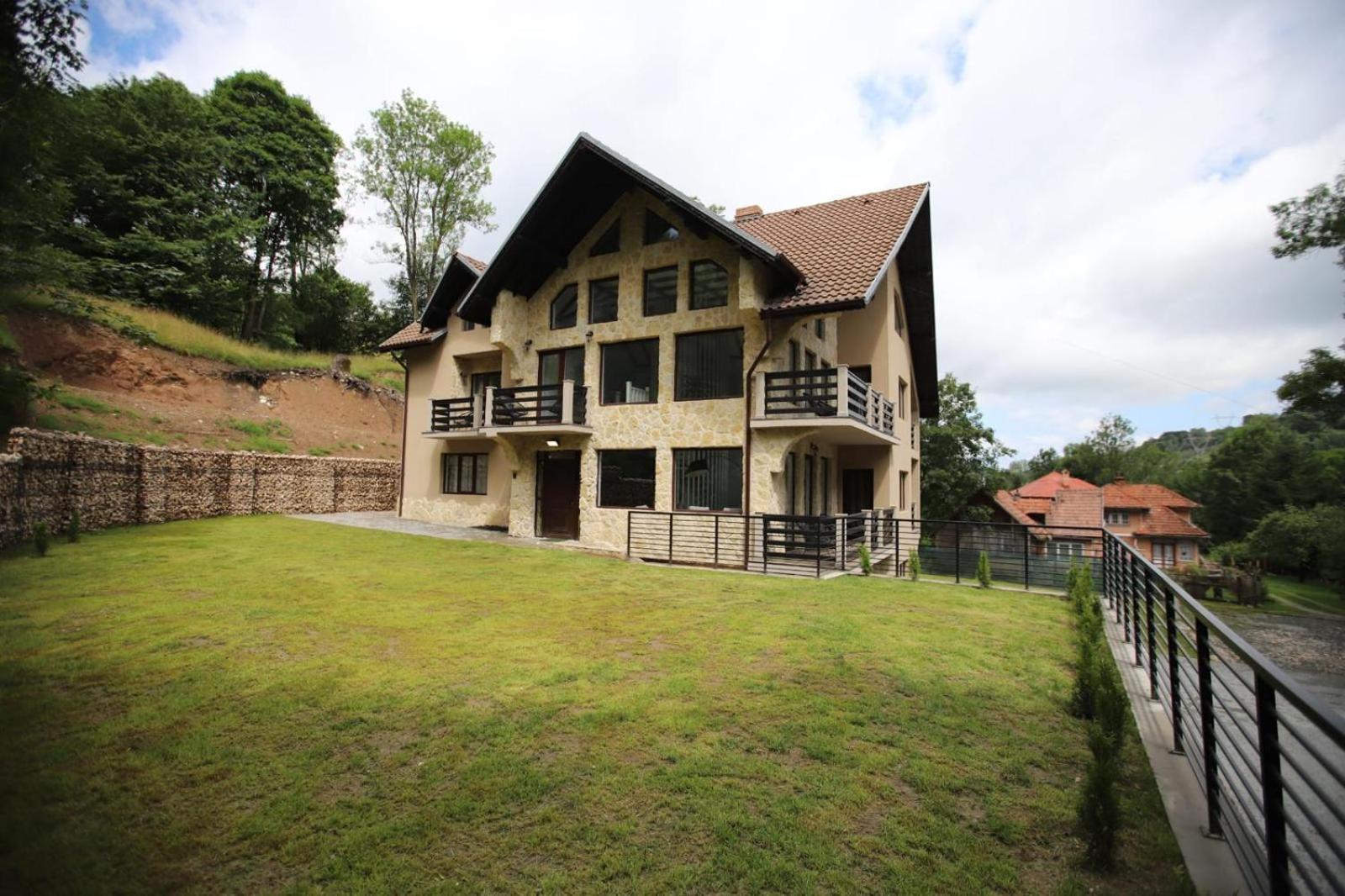 Kassa Villa Бран Екстериор снимка